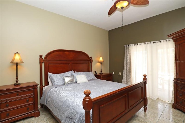 Photo 13 of 32 - 3943 Ocita Dr, Orlando, FL 32837