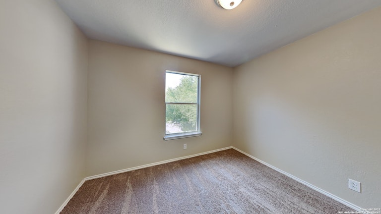 Photo 8 of 12 - 3971 Tarrant Trl, New Braunfels, TX 78132