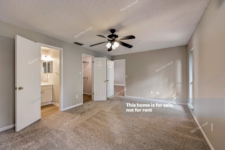 Photo 26 of 30 - 4251 Queensway Dr, Jacksonville, FL 32257