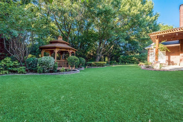 Photo 34 of 37 - 1605 Mariah Bay Cir, Rockwall, TX 75032