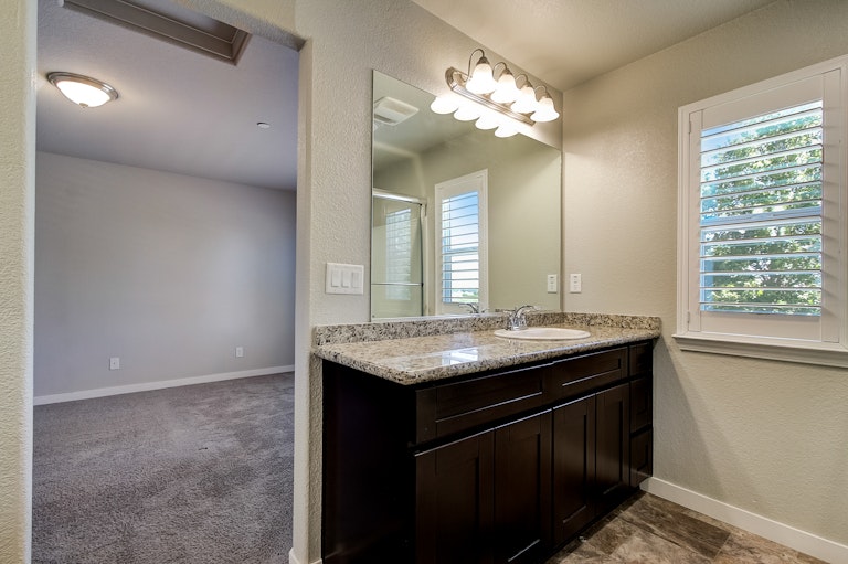 Photo 8 of 28 - 2078 River Wood Dr, Marysville, CA 95901