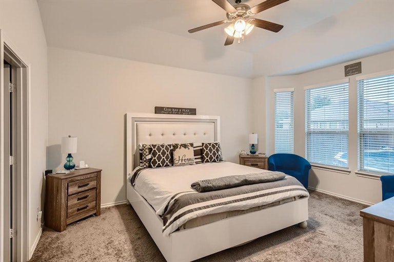 Photo 7 of 11 - 405 Sandhurst Dr, Crowley, TX 76036