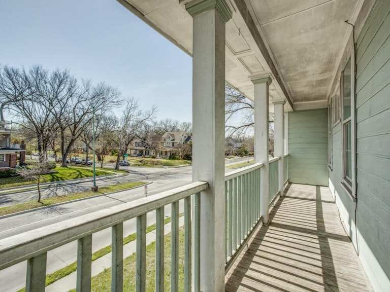 Photo 37 of 40 - 5200 Victor St, Dallas, TX 75214