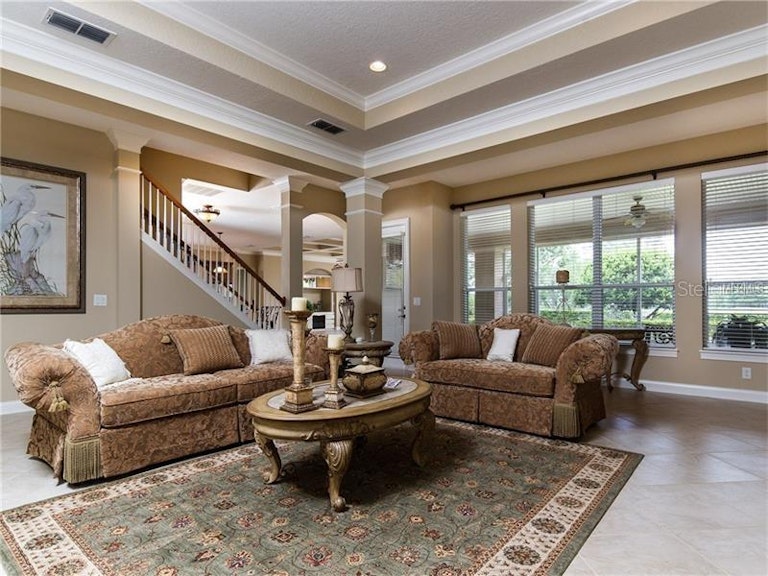 Photo 3 of 25 - 25625 Hawks Run Ln, Sorrento, FL 32776