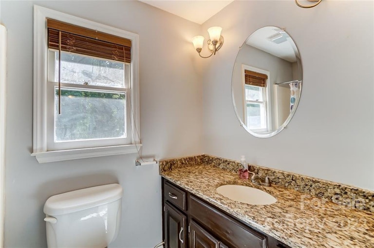 Photo 31 of 46 - 6538 Dougherty Dr, Charlotte, NC 28213
