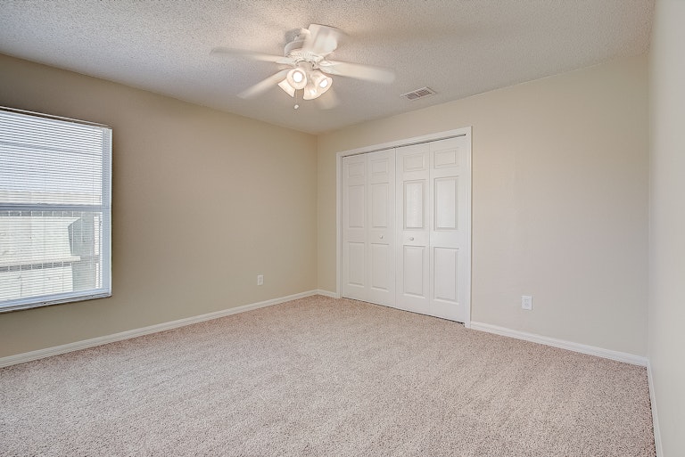 Photo 15 of 25 - 1130 Kempton Chase Pkwy, Orlando, FL 32837