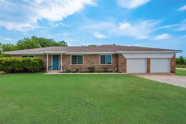 Photo 2 of 22 - 100 Chestnut St, Aledo, TX 76008