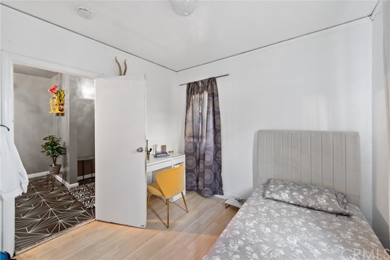 Photo 17 of 30 - 1123 E 80th St, Los Angeles, CA 90001