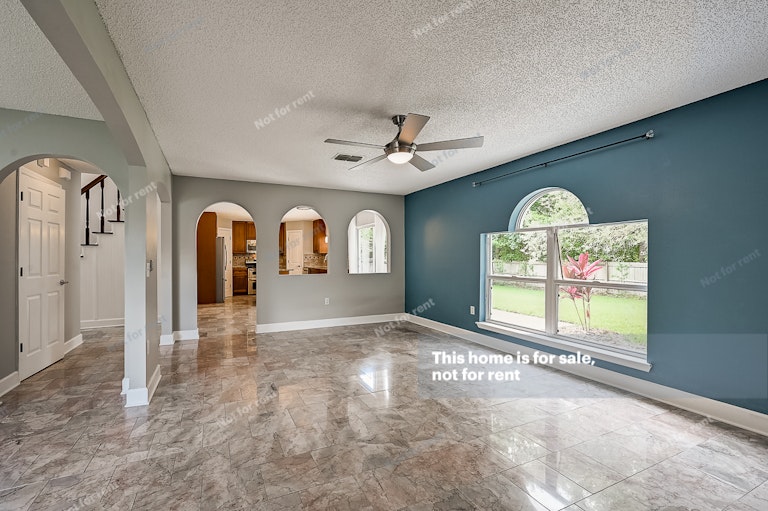 Photo 24 of 35 - 12030 Cobblestone Forest Cir S, Jacksonville, FL 32225