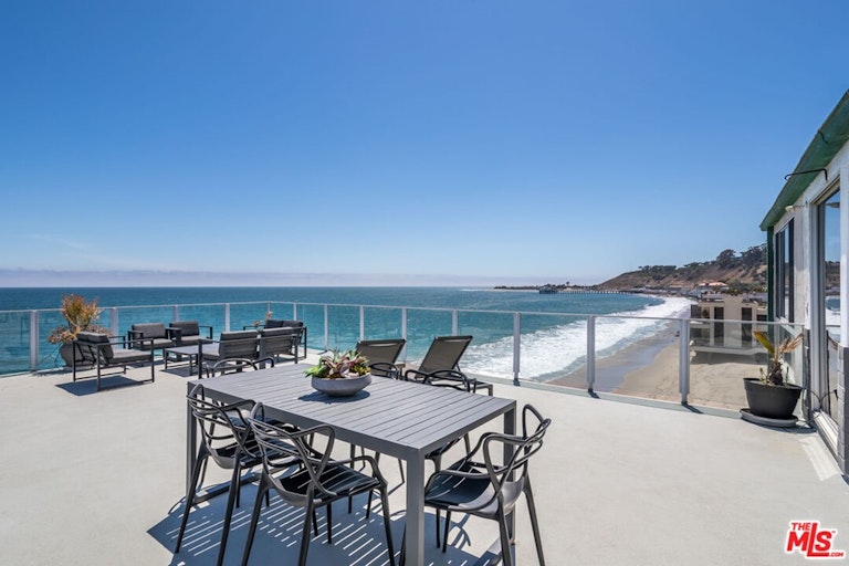Photo 2 of 28 - 22548 Pacific Coast Hwy #410, Malibu, CA 90265