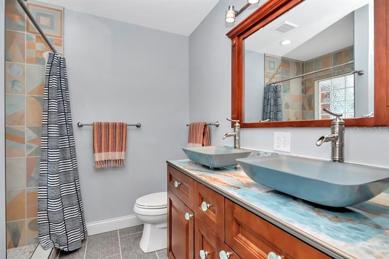 Photo 22 of 78 - 6515 Dimarco Rd, Tampa, FL 33634