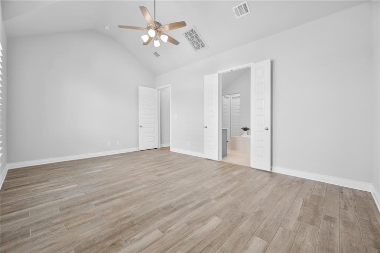 Photo 15 of 38 - 28810 Creekside Bend Dr, Fulshear, TX 77441
