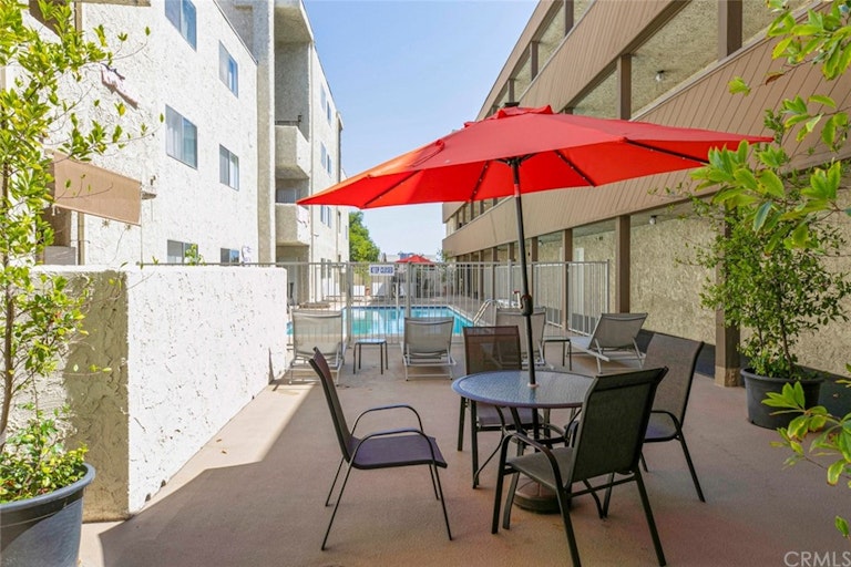 Photo 8 of 48 - 1339 N Columbus Ave, Glendale, CA 91202