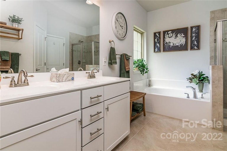 Photo 20 of 48 - 156 Wylie Trl, Statesville, NC 28677