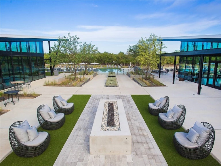 Photo 6 of 10 - 7104 Gustavino Ct, Austin, TX 78744