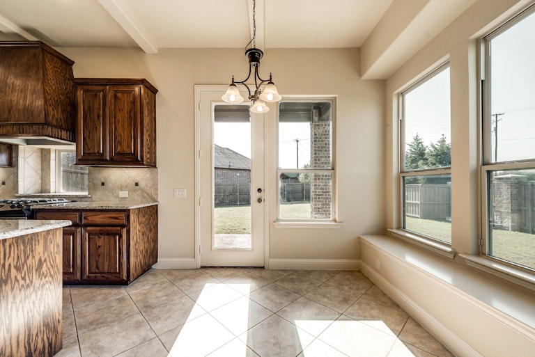 Photo 11 of 31 - 341 Oxford Pl, Prosper, TX 75078