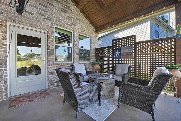 Photo 32 of 38 - 8702 Malardcrest Dr, Humble, TX 77346