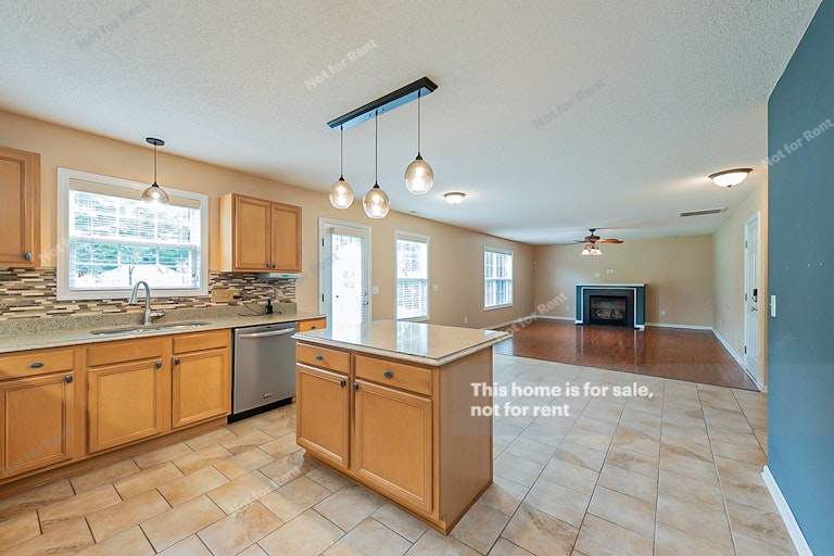 Photo 10 of 24 - 4112 Amber Stone Way, Durham, NC 27704