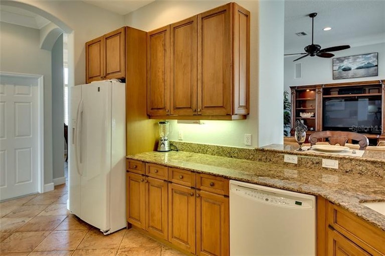 Photo 6 of 25 - 4902 96th St E, Bradenton, FL 34211