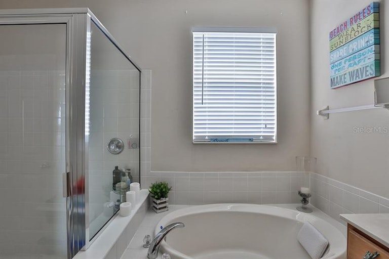 Photo 14 of 24 - 5209 Clover Mist Dr, Apollo Beach, FL 33572
