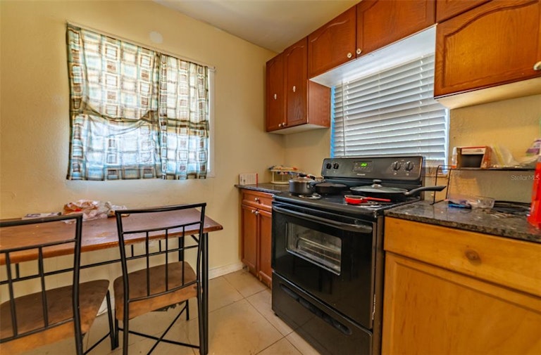Photo 22 of 51 - 6704 50th Ave N, Saint Petersburg, FL 33709