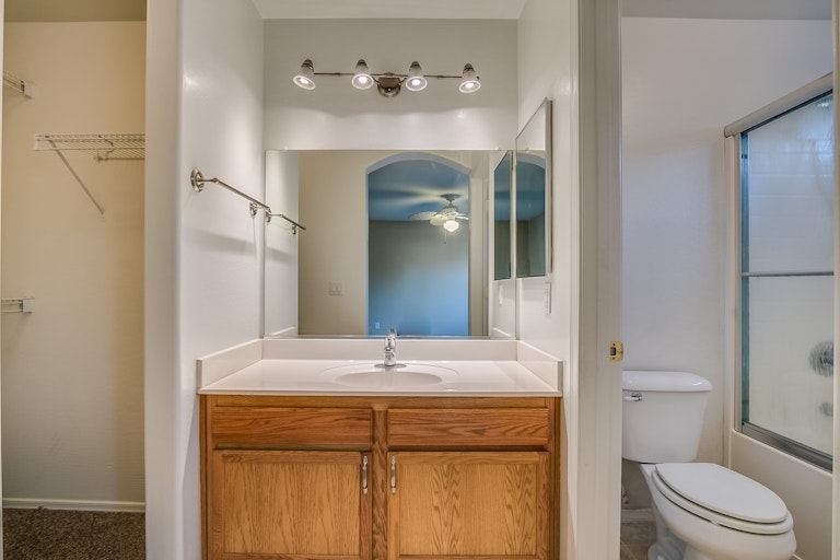 Photo 10 of 27 - 3326 W Fraktur Rd, Phoenix, AZ 85041