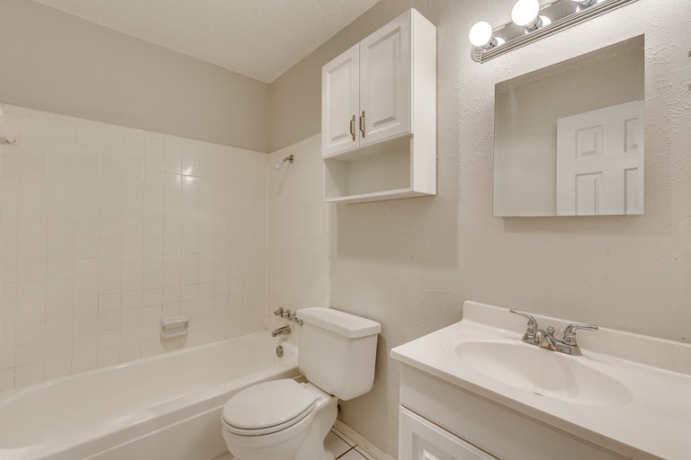 Photo 20 of 25 - 2926 Lancer Ln, Garland, TX 75044