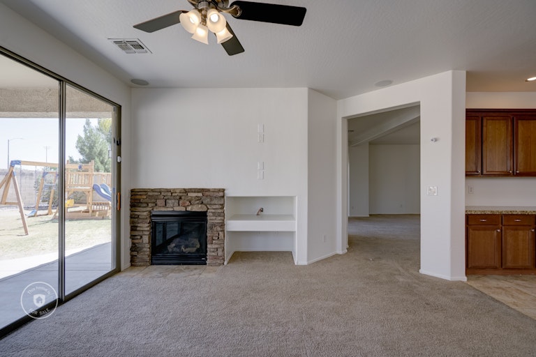 Photo 16 of 34 - 18016 W Paradise Ln, Surprise, AZ 85388