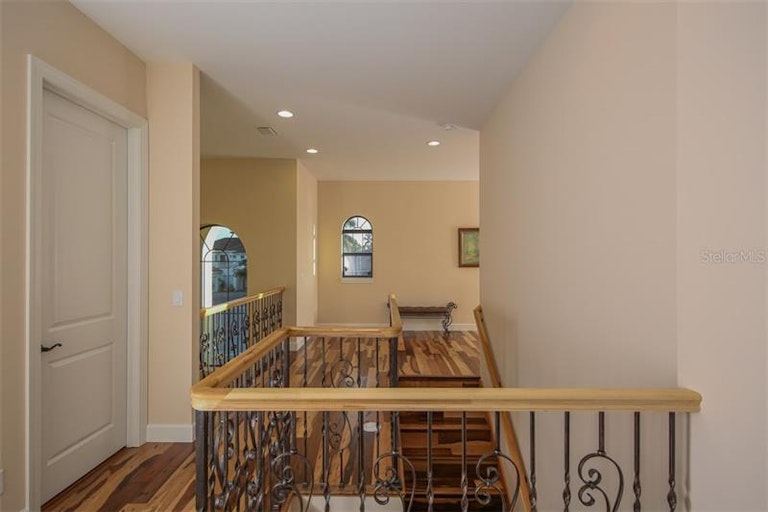 Photo 20 of 25 - 5331 Silver Leaf Ln, Sarasota, FL 34233