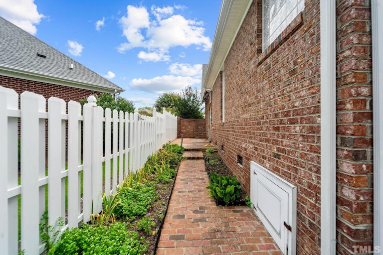 Photo 26 of 30 - 631 E Lakota Dr, Fuquay Varina, NC 27526
