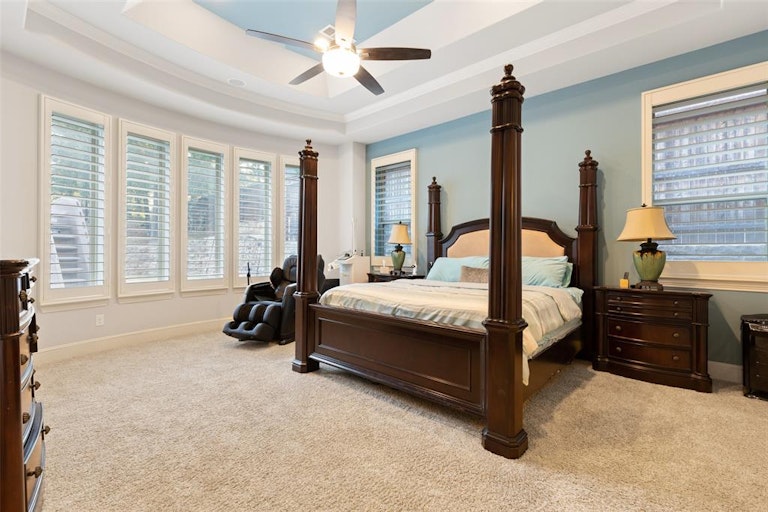 Photo 17 of 40 - 1041 Wagner Way, Lantana, TX 76226