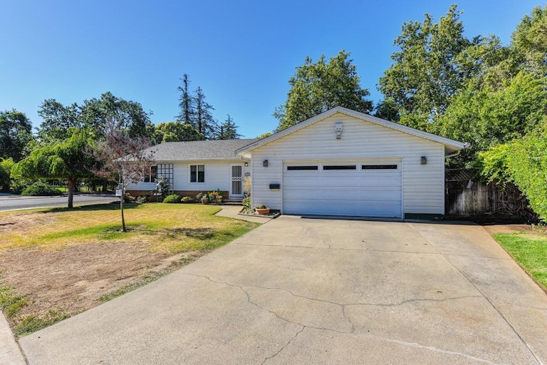 Photo 1 of 26 - 10664 Chardonay Dr, Rancho Cordova, CA 95670