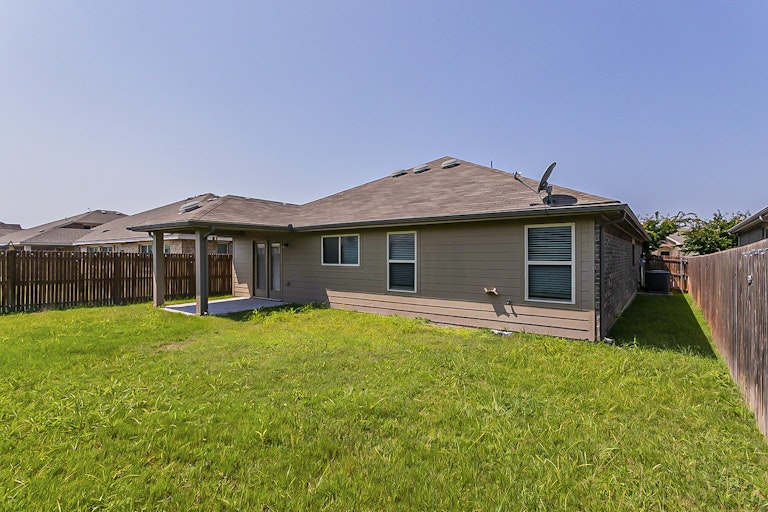 Photo 7 of 23 - 2112 Long Forest Rd, Forney, TX 75126