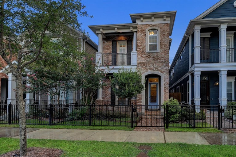 Photo 1 of 33 - 434 W 26th St, Houston, TX 77008