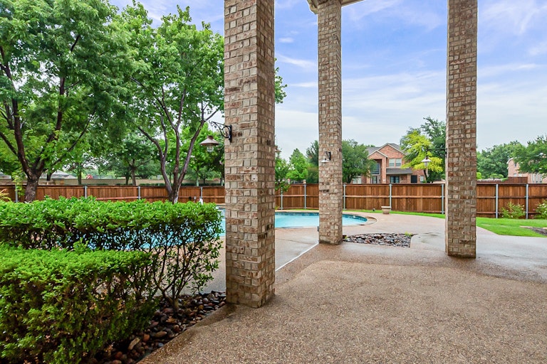 Photo 38 of 41 - 1900 Winchester St, McKinney, TX 75070
