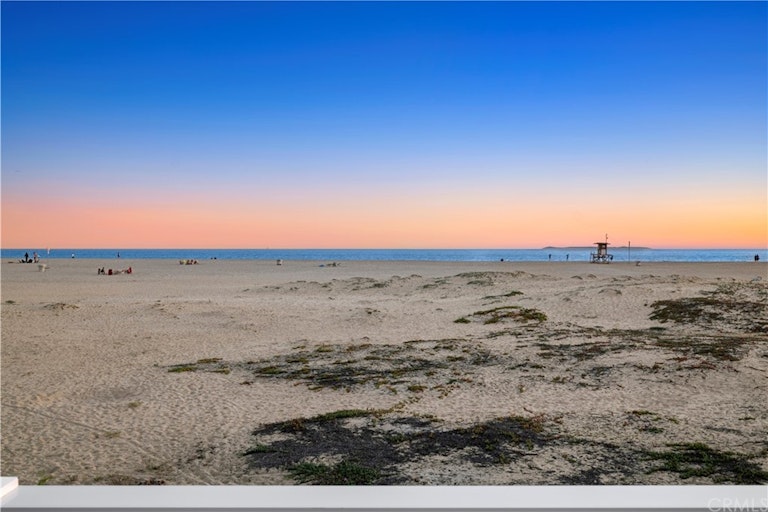 Photo 17 of 28 - 308 E Oceanfront, Newport Beach, CA 92661