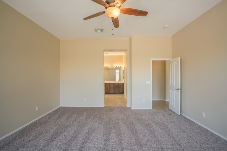 Photo 13 of 25 - 11958 W Daley Ln, Sun City, AZ 85373
