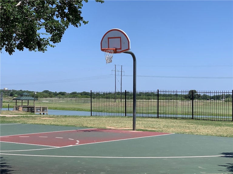 Photo 38 of 40 - 212 Mossberg Ln, Bastrop, TX 78602