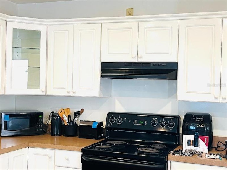 Photo 9 of 17 - 4250 37th St S #7, Saint Petersburg, FL 33711