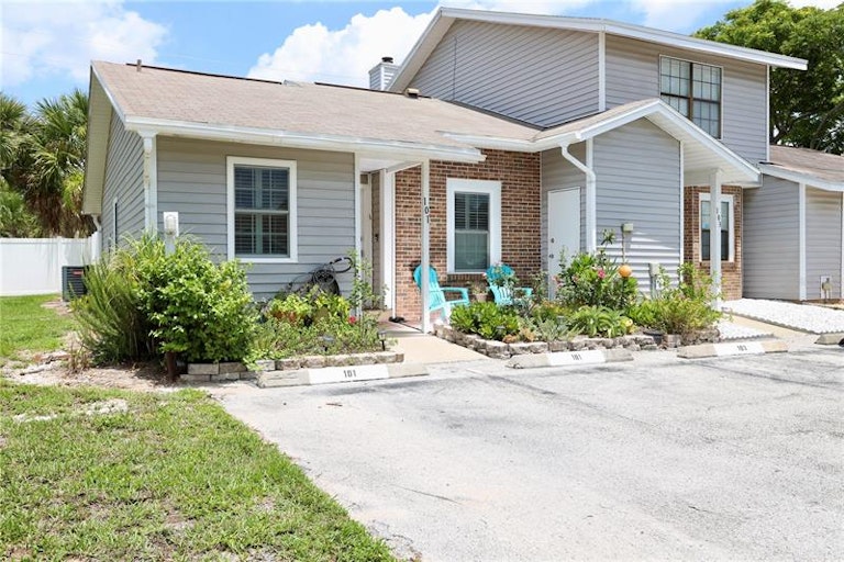 Photo 11 of 53 - 101 Hidden Arbor Ct, Sanford, FL 32773