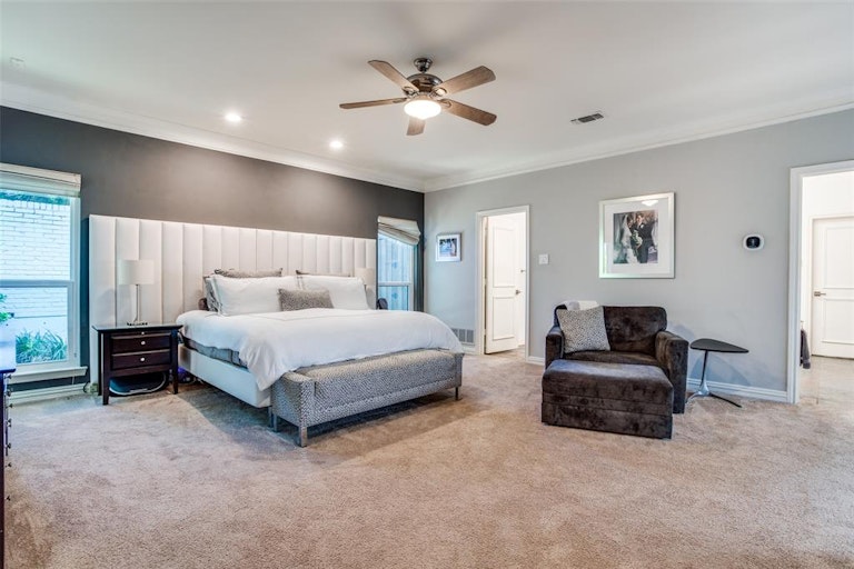 Photo 15 of 27 - 6015 Twin Coves St, Dallas, TX 75248