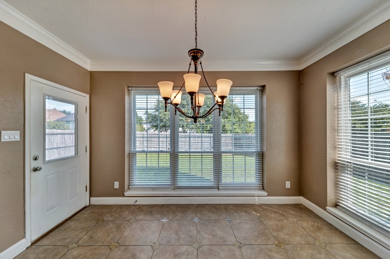 Photo 8 of 28 - 8029 Dusty Way, Fort Worth, TX 76123