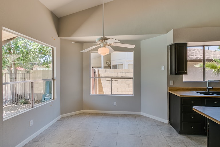 Photo 9 of 26 - 3939 E Waltann Ln, Phoenix, AZ 85032