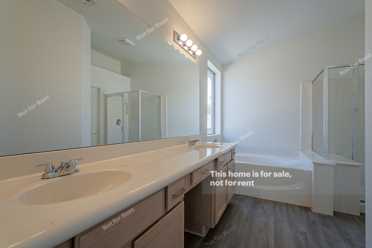Photo 6 of 28 - 9054 E Hillview Cir, Mesa, AZ 85207