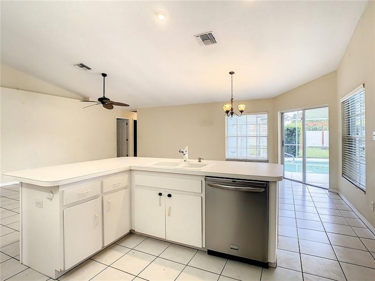 Photo 11 of 41 - 6923 Ashbury Dr, Lakeland, FL 33809