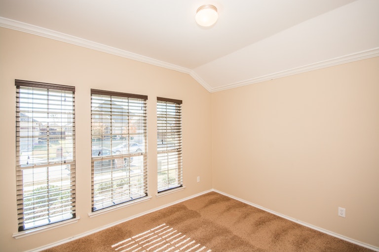 Photo 15 of 20 - 1428 Red Dr, Little Elm, TX 75068