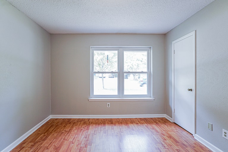 Photo 15 of 23 - 6425 Trail Lake Dr, Fort Worth, TX 76133