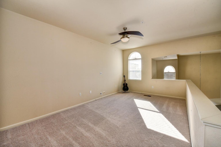 Photo 23 of 40 - 1000 Moon Cir #1026, Folsom, CA 95630