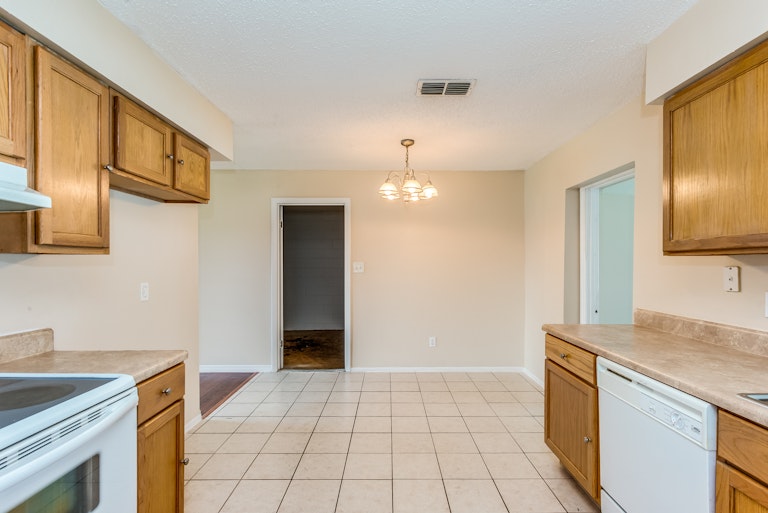 Photo 8 of 26 - 108 Morelia Ln, Kissimmee, FL 34743