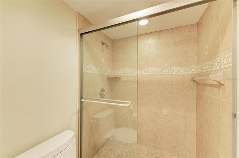 Photo 27 of 56 - 1247 Edgewater Cir #1247, Bradenton, FL 34209
